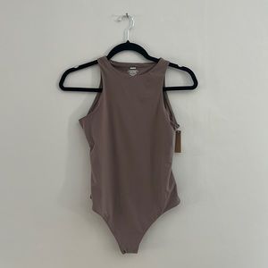SKIMS FITS EVERYBODY HIGH NECK BODYSUIT UMBER / L